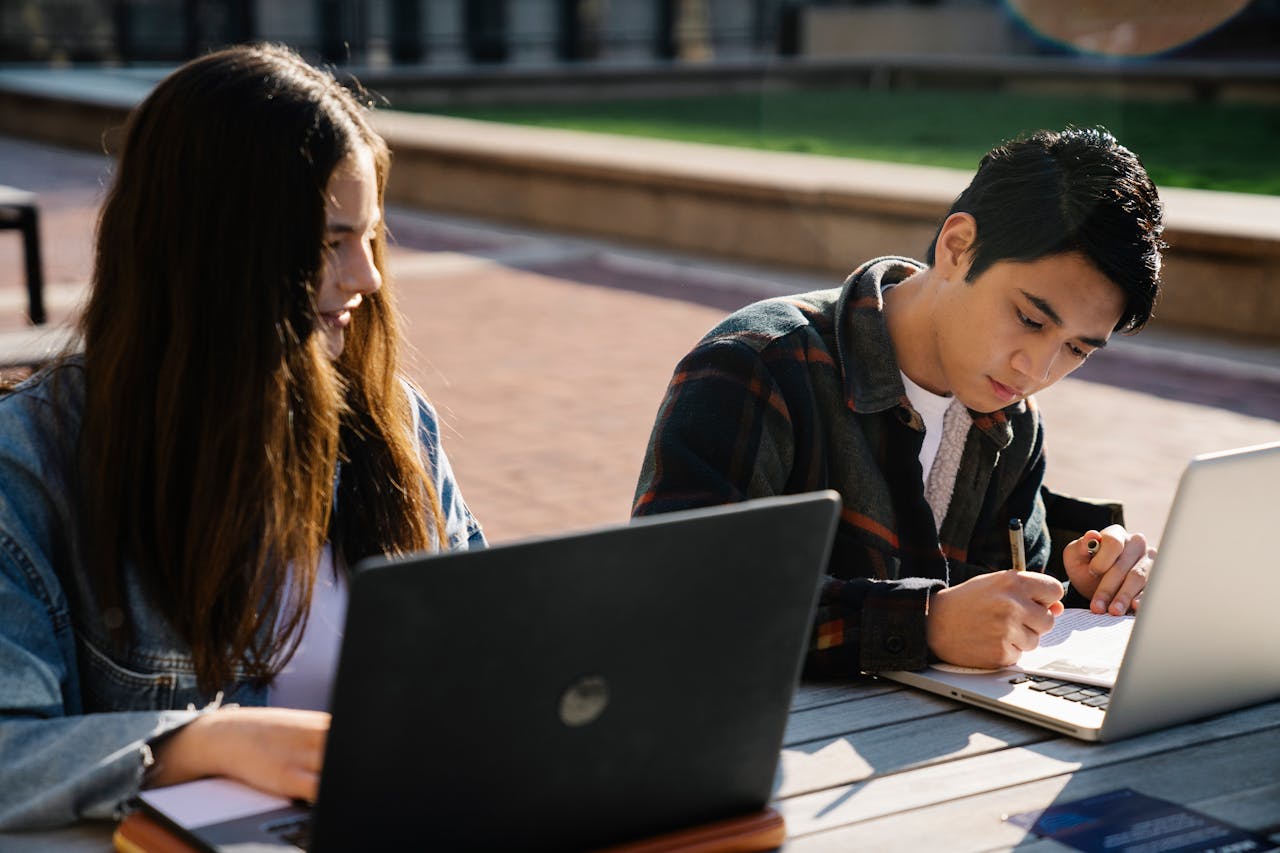 Best Gadgets for Students in 2025